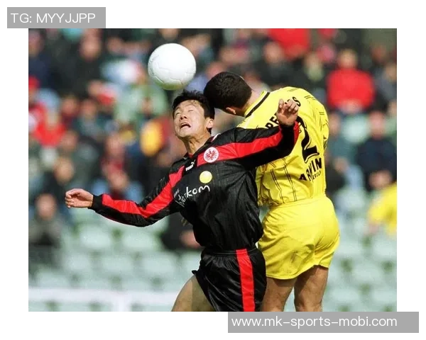 德甲官方祝贺杨晨52岁生日称赞其为中国德甲第一人贡献16球10助