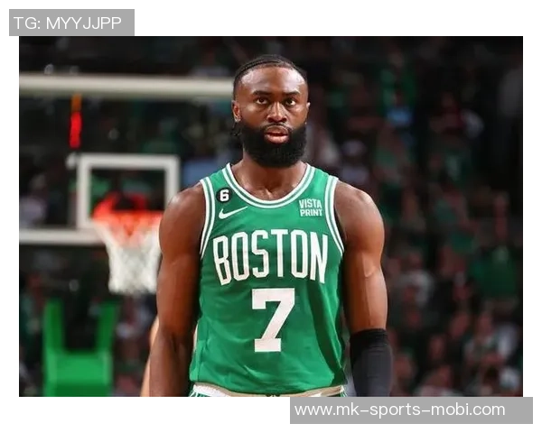 杰伦布朗强调球队需提升防守以应对对手二次进攻得分挑战